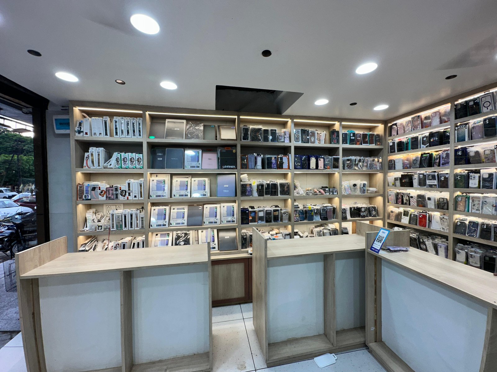 MOBILE HUB